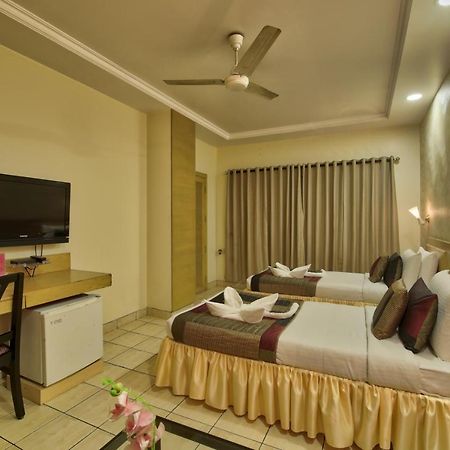โรงแรมวิศวรัตนา กูวาฮาติ ภายนอก รูปภาพ