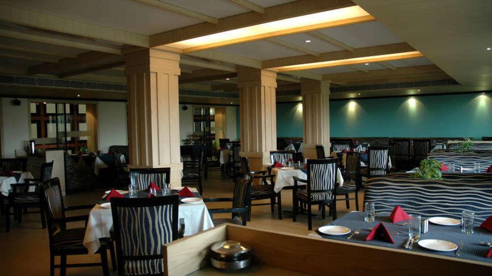 โรงแรมวิศวรัตนา กูวาฮาติ ภายนอก รูปภาพ
